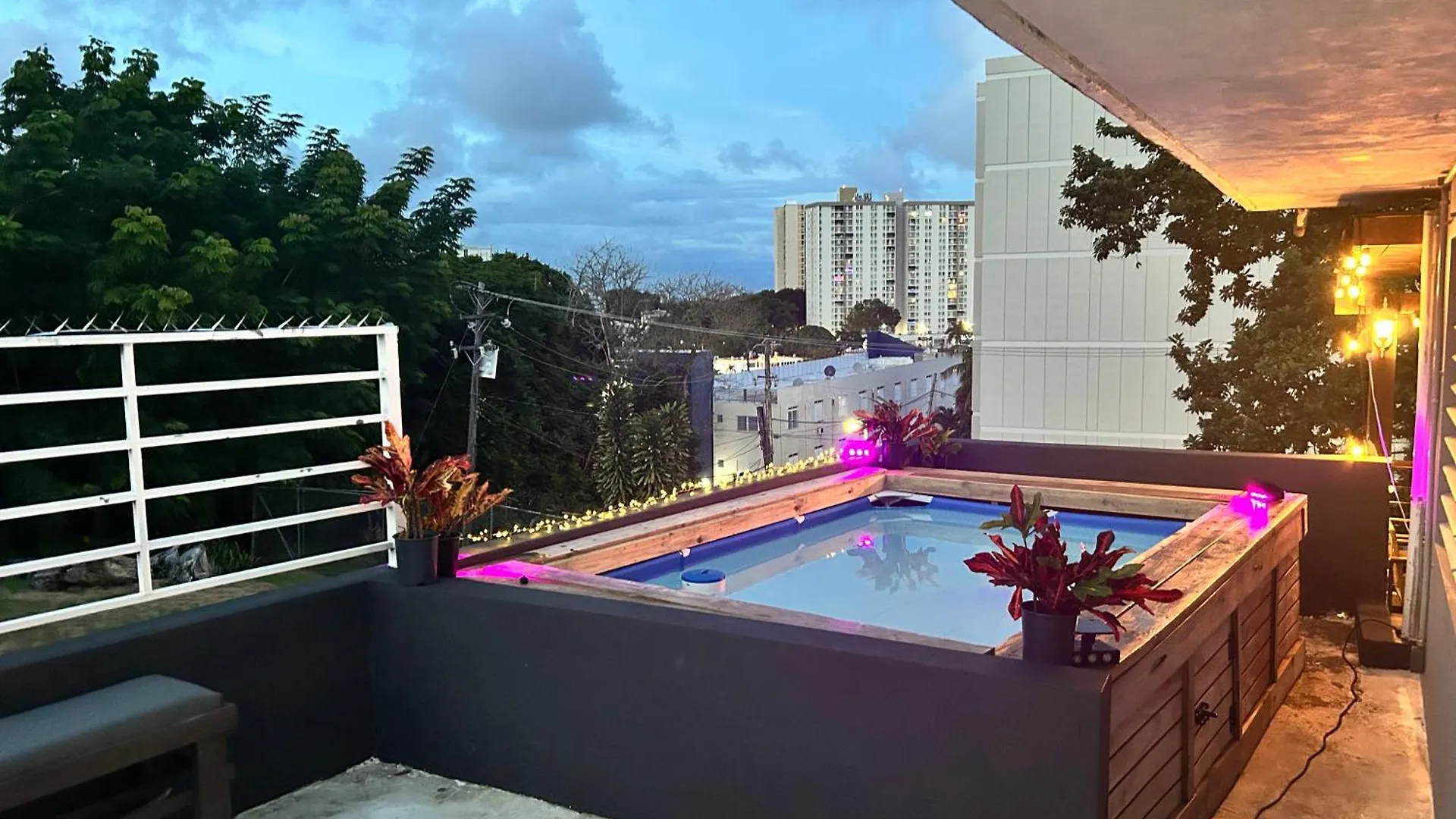 Villa Big House Next To The Airport San Juan 0*,  Porto Rico